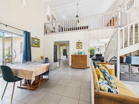   Maison individuelle Maison - 8 pi�ce(s) - 265 m�