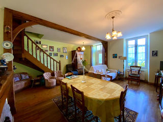  Maison � vendre 10 pi�ces 260 m�