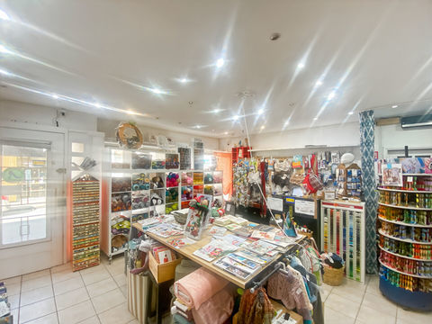 BOURBOURG - Fonds de commerce 51 m² - Mercerie - Laine - Tissus - Dépôt Lingerie 23000 59630 Bourbourg