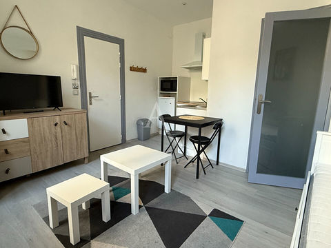   Appartement meubl� type studio centre ville de SAINTES de 17.35 m2 Appartement - 1 pi�ce(s) - 17 m�