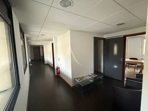 Bureaux &agrave; louer Bourg En Bresse centre ville - 143 m&sup2; et 4 stationnements 1929 01000 Bourg en bresse