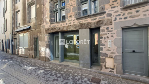 Local commercial de 100 m&sup2; &agrave; SAINT-FLOUR ville haute 500 15100 Saint flour