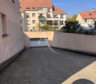  Parking / Garage � louer 