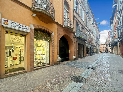 Local commercial 885 82000 Montauban