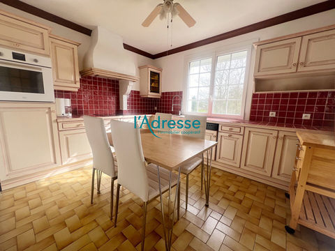   Maison familiale avec fort potentiel ? 156 m� � Moisdon-la-Rivi�re Maison - 6 pi�ce(s) - 156 m�