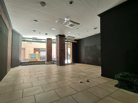 Local commercial Bourg Saint Maurice 3 pi&egrave;ce(s) 68 m2 905 73700 Bourg saint maurice