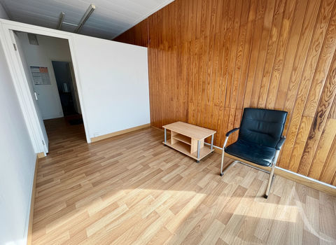 Local commercial Chaville 56 m2 Local commercial modulable avec 2 places de parking 1100 92370 Chaville
