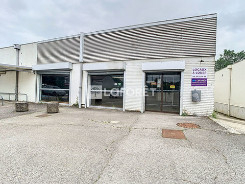 Local commercial Vitry-Le-Fran&ccedil;ois, 790.83 m&sup2; 3900 51300 Vitry le francois