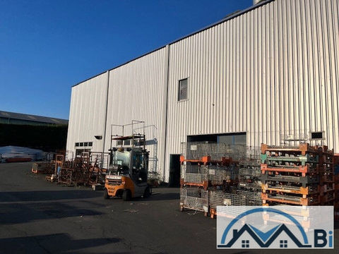   CARPIQUET Appartement - 660 m�