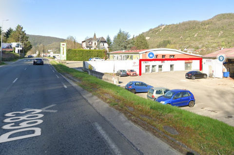 250 M&sup2; ACTIVITES 1075 25720 Beure