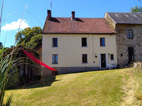   HAUTE-VIENNE-Nr Bessines Sur Gartempe- Trois maisons et bois Maison - 5 pi�ce(s) - 80 m�