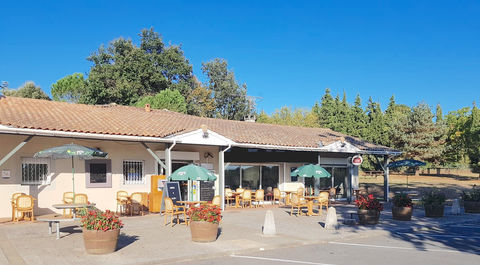 A VENDRE FOND DE COMMERCE AVEC LICENCE IV - ENTRE BLAYE ET MIRAMBEAU RD 137 81500 33820 Saint aubin de blaye