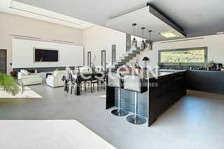  Maison � vendre 7 pi�ces 360 m�