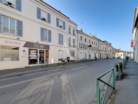 Local commercial (fonds de commerce) situ&eacute; dans le centre ville de Nanteuil les Meaux - sur axe routier passant - 70 m&sup2; 59900 77100 Nanteuil les meaux