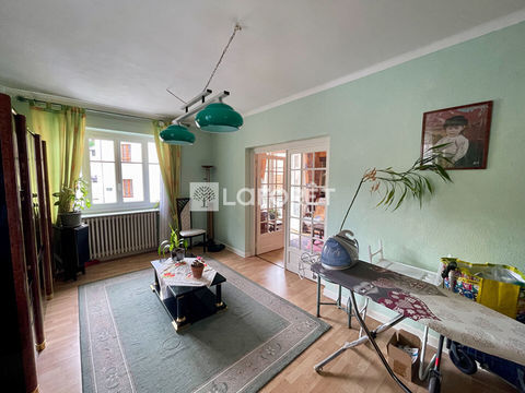   Grande maison/immeuble divisible. Maison - 12 pi�ce(s) - 220 m�