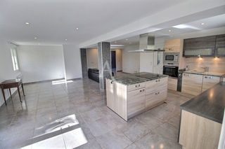  Maison � vendre 10 pi�ces 270 m�