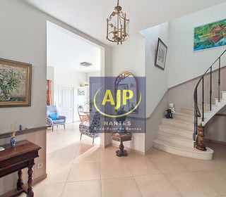  Maison � vendre 8 pi�ces 306 m�