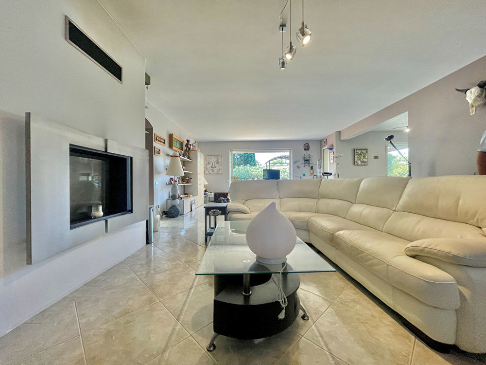 � vendre  Maison Saint-Rapha�l (83700)