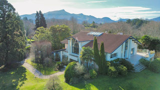  Villa � vendre 9 pi�ces 350 m�