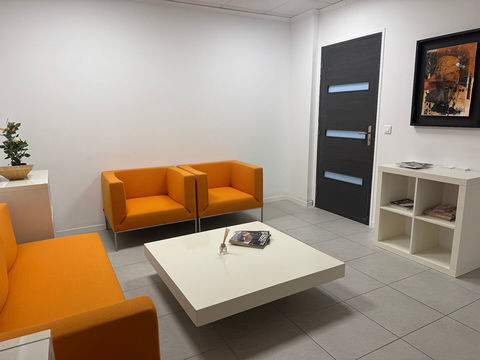 BUREAUX 108M&sup2; EGUILLES - PARKING 275 000 275000 13510 Eguilles