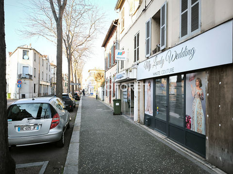 Local commercial Mantes La Jolie 54 m&sup2; 800 78200 Mantes la jolie