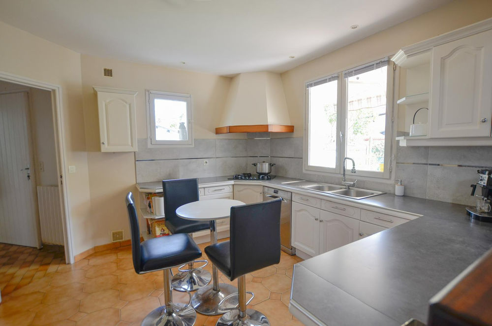 � vendre  Maison Gu�thary (64210)