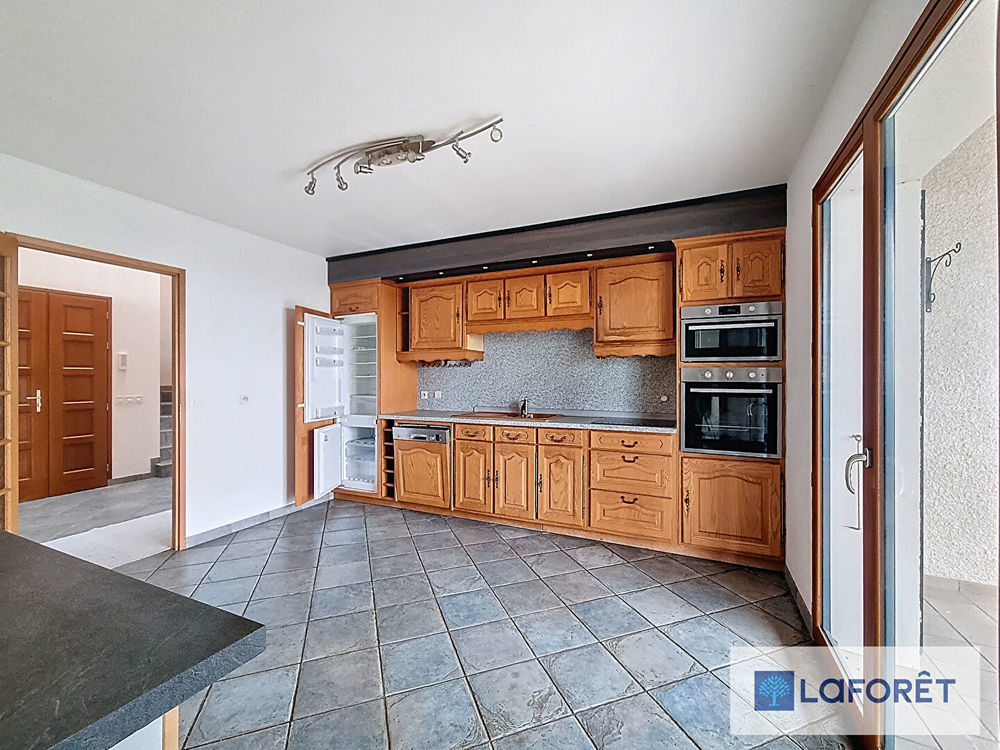 � vendre  Maison P�ron (01630)