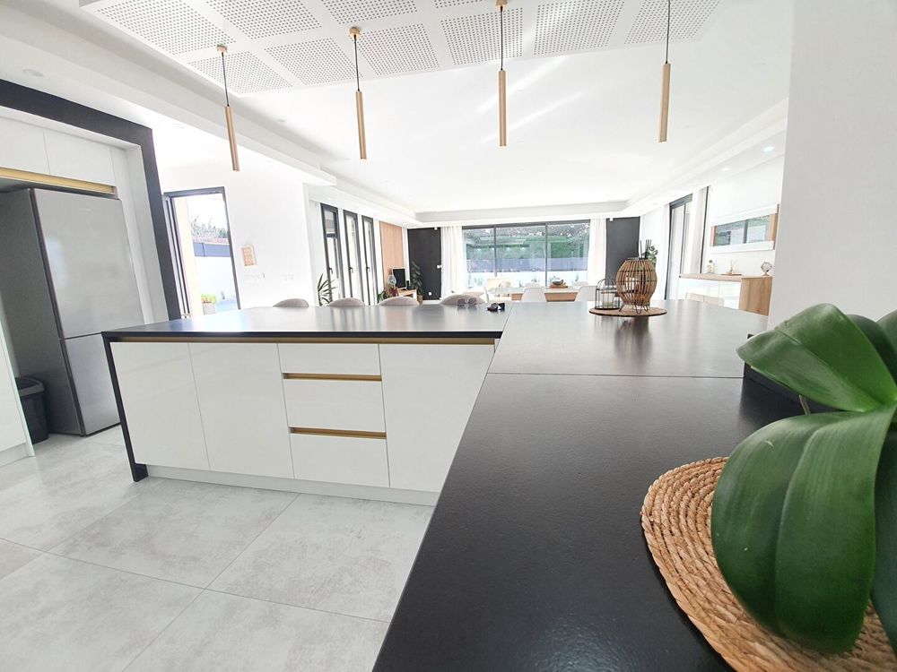 � vendre  Maison Mont�limar (26200)