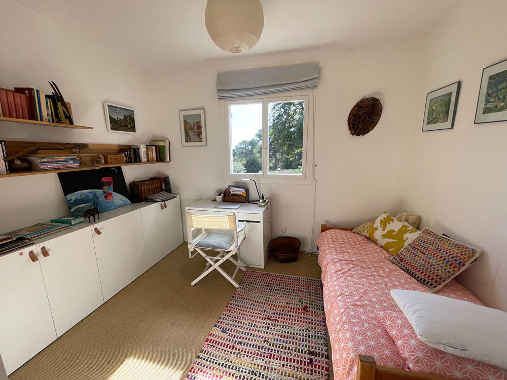 � vendre  Maison �guilles (13510)