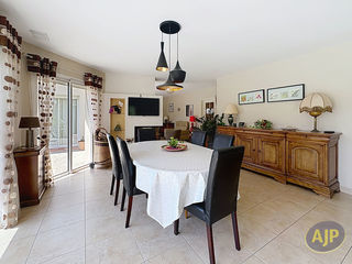  Maison � vendre 8 pi�ces 205 m�