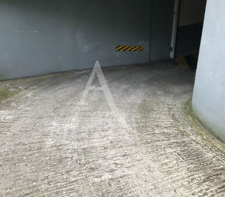  Parking / Garage � louer 