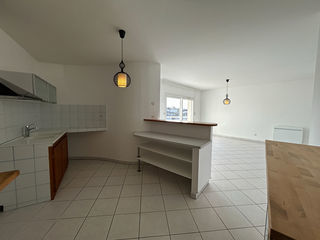  Appartement � louer 4 pi�ces 92 m� Jonzac