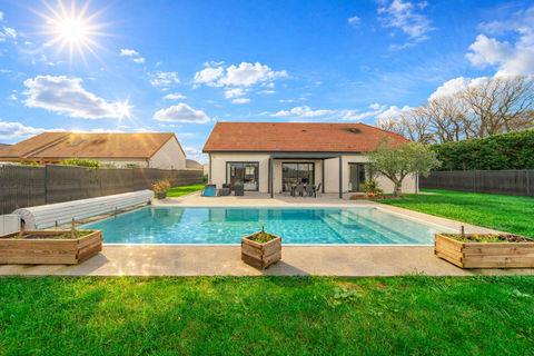   Maison contemporaine de plain-pied � vendre � Chatenoy en Bresse - 4 chambres, piscine et garage Maison - 6 pi�ce(s) - 137 m�