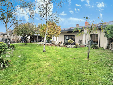   Maison de charme sur la commune de Saint Augustin-Des-Bois 155 m2 Maison - 6 pi�ce(s) - 155 m�