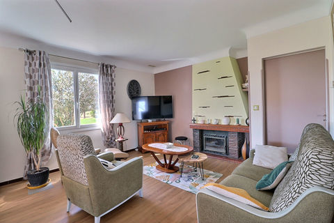   Maison familiale avec d�pendances sur grand terrain ,� quelques minutes de Saint-Sever Maison - 5 pi�ce(s) - 101 m�