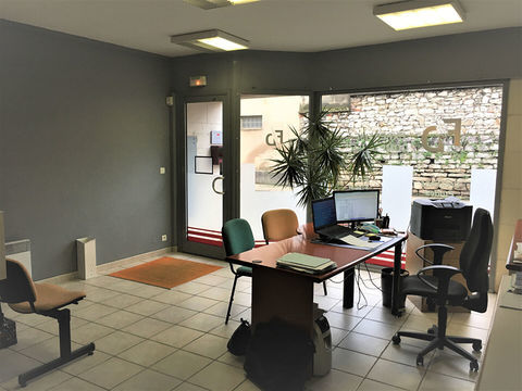 Local commercial Caussade 55 m2 600 82300 Caussade