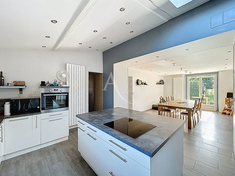   Maison familiale de plus de 150 m� avec vie de plain?pied et grand terrain clos Maison - 8 pi�ce(s) - 155 m�