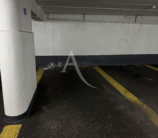  Parking / Garage � louer 