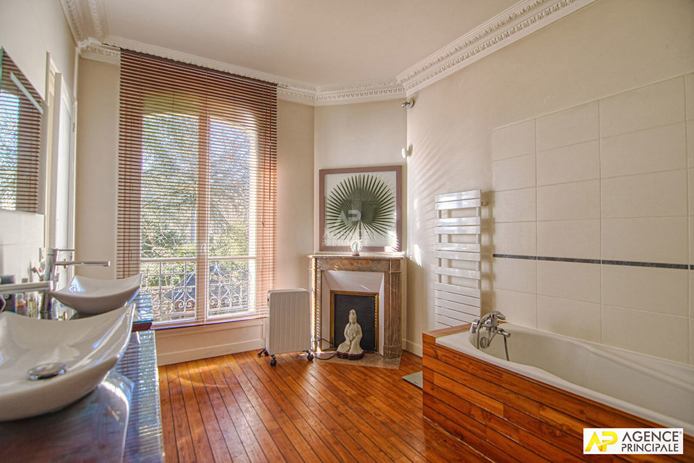 � vendre  Maison Versailles (78000)