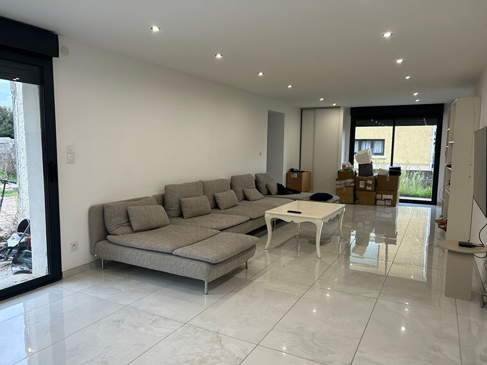 � vendre  Maison Mions (69780)