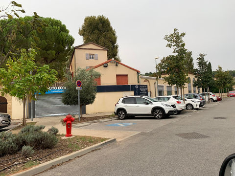 COMMERCIAL BOUC BEL AIR - 19m2 575 13320 Bouc bel air