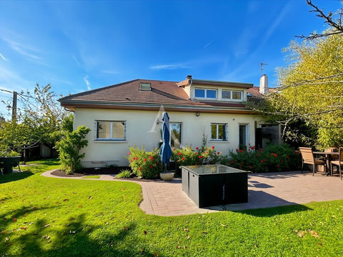   Maison � vendre � Ozouer-le-Voulgis - 6 pi�ces, 4 chambres, 165 m� Maison - 6 pi�ce(s) - 165 m�