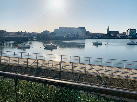   A louer studio avec balcon - Vue sur la Vie  - Centre de Saint-Gilles-Croix-de-Vie Appartement - 1 pi�ce(s) - 26 m�