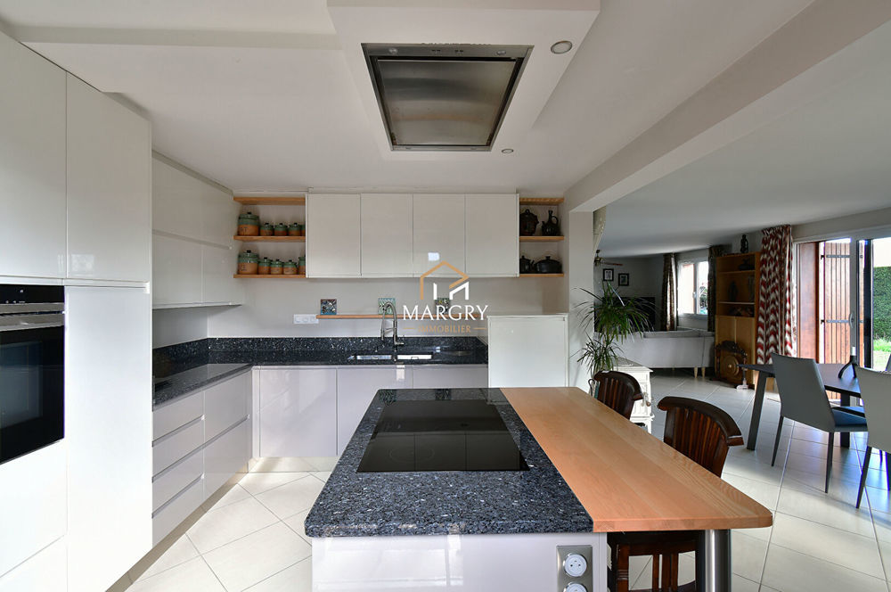 � vendre  Maison Cessy (01170)