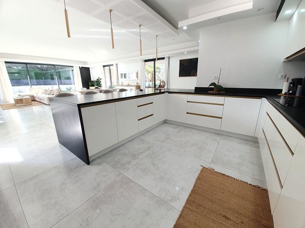 � vendre  Maison Mont�limar (26200)