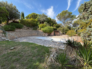  Maison � vendre 10 pi�ces 300 m�