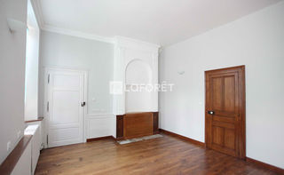  Appartement � louer 5 pi�ces 165 m�