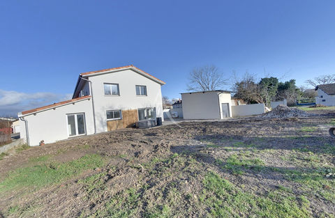   Meauzac : Maison de ville neuve avec jardin, 5 pi�ce(s) 148 m2 Maison - 5 pi�ce(s) - 148 m�