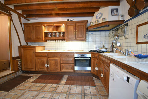   Maison Romescamps  5 pi�ce(s) 200 m2 Maison - 8 pi�ce(s) - 200 m�