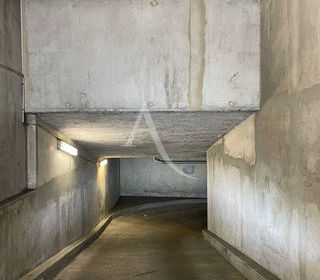  Parking / Garage � louer 